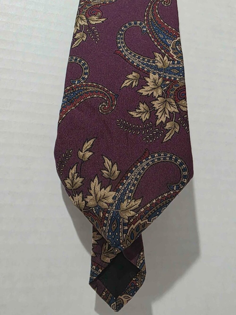 Bill Blass Silk Tie Burgundy Plum Paisley Vintage Designer Necktie